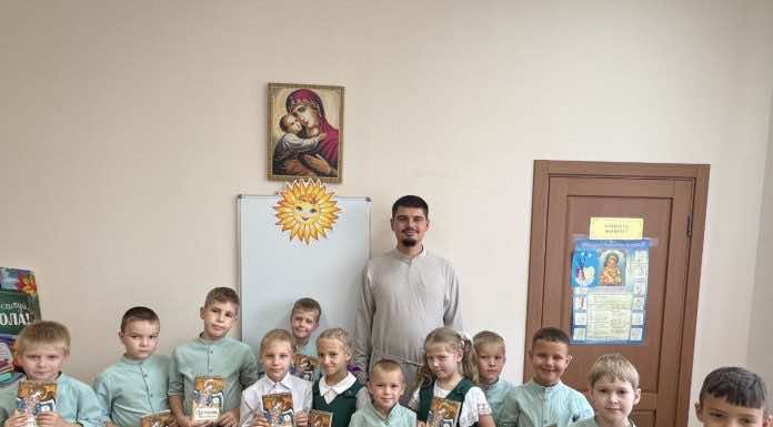Иерей Иоанн Лапко посетил православную школу и лицей
