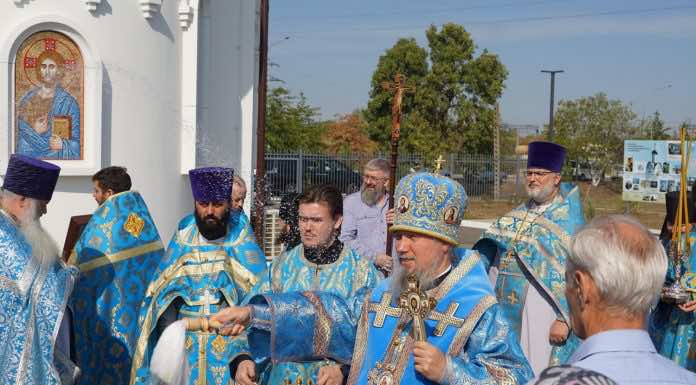 Митрополит Василий совершил Божественную литургию в храме Владимирской иконы Божией Матери поселка Афипского