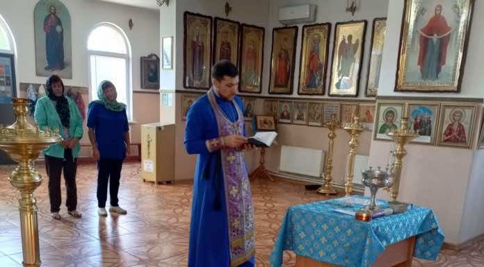Иерей Давид Кочаров освятил посылку для отправки военнослужащим на территорию проведения СВО