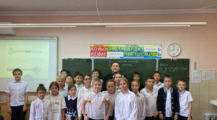 Иерей Герман Гайт встретился с учениками казачьего класса