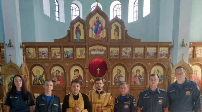 В Горячем Ключе состоялся молебен с участием сотрудников МЧС