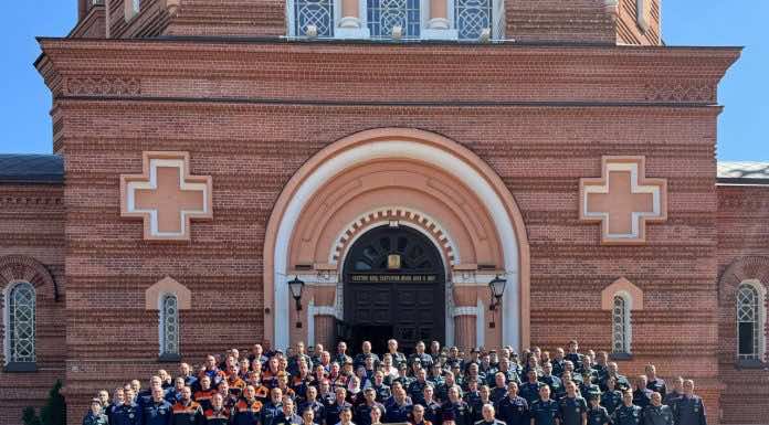 В Свято-Екатерининском кафедральном соборе прошел благодарственный молебен с участием сотрудников МЧС