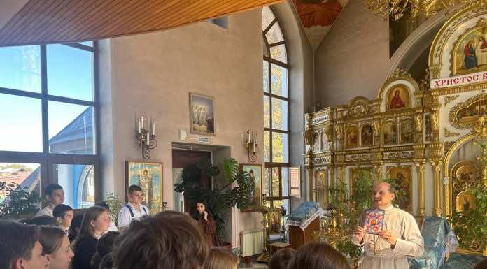 Школьники посетили Рождественско-Никольский храм х. Николенко в годовщину его освящения