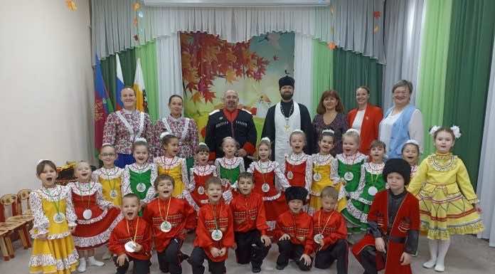 Иерей Алексий Скрынник благословил юных казачат в детском саду № 217