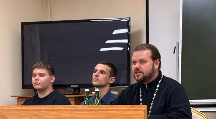 Иерей Евгений Игнатов встретился со студентами семинарии