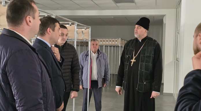 Благочинный посетил строящийся кадетский корпус в станице Динской