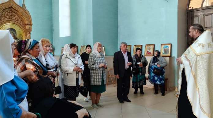 В Троицком храме состоялась встреча со вдовами и матерями погибших участников СВО
