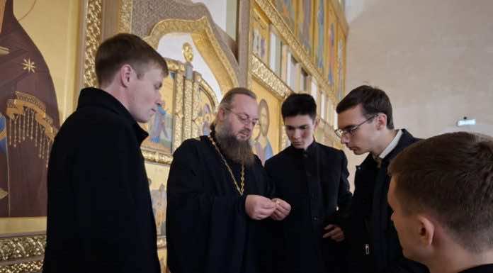 Протоиерей Павел Романенко рассказал семинаристам об особенностях строительства храма