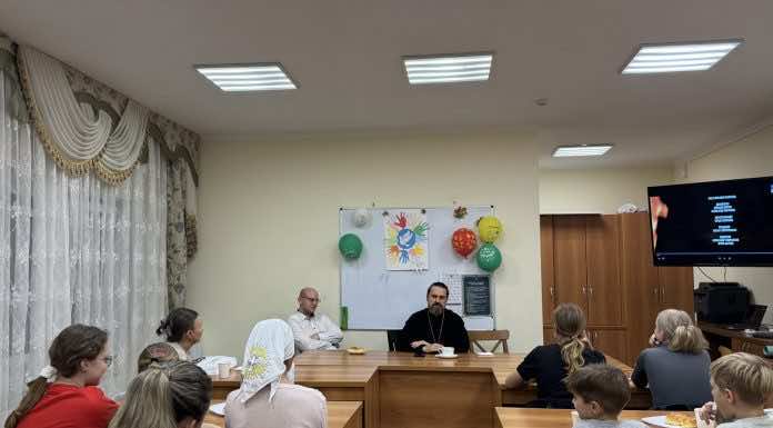 В молодежном центре храма Святого Духа состоялась встреча, посвященная профилактике экстремизма