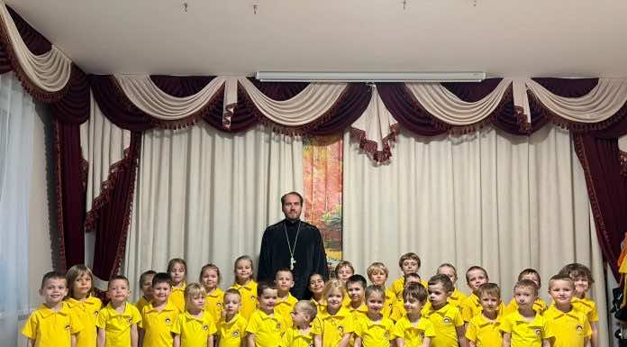 Священнослужитель провел встречу с воспитанниками детского сада.
