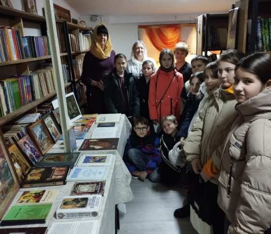 В библиотеке Михаило-Архангельского храма 17-го Полтавского благочиннического округа прошла выставка книг