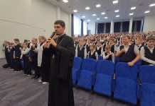 Иерей Иоанн Лапко рассказал школьникам о грядущем празднике Рождества Христова