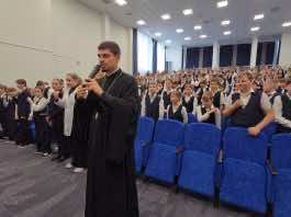 Иерей Иоанн Лапко рассказал школьникам о грядущем празднике Рождества Христова
