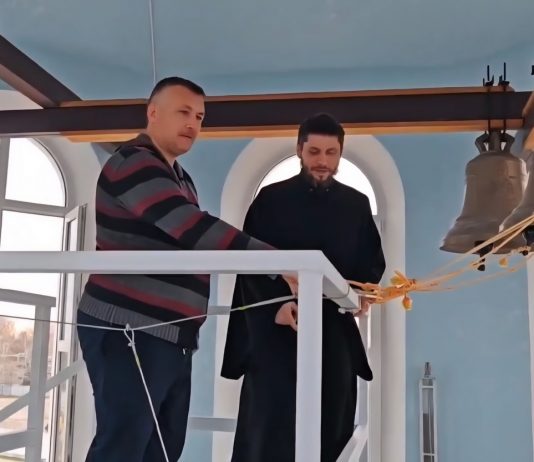 Храм Введения во храм Пресвятой Богородицы станицы Динской посетили с экскурсией инвалиды по слуху