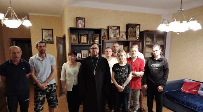 Иерей Владимир Иванов посетил центр помощи людям, попавшим в трудную жизненную ситуацию