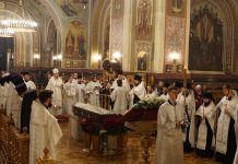 Митрополит Екатеринодарский и Кубанский Василий совершил Всенощное бдение в Свято-Екатерининском кафедральном соборе