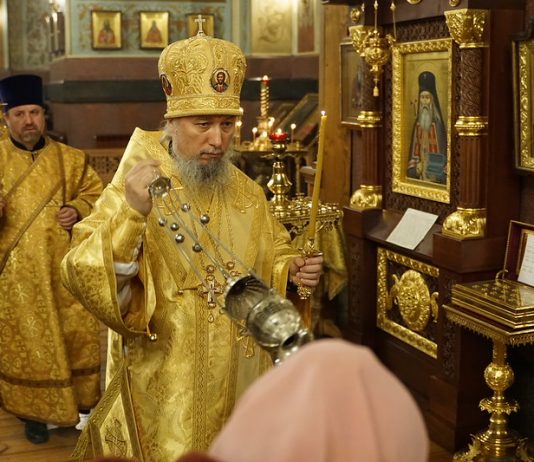 Митрополит Василий совершил Всенощное бдение в Свято-Екатерининском кафедральном соборе города Краснодара