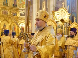 Митрополит Василий совершил Божественную литургию в Свято-Екатерининском кафедральном соборе