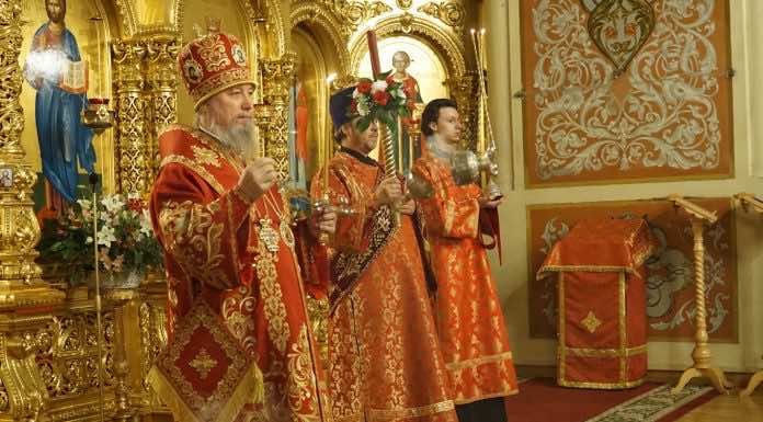 Митрополит Екатеринодарский и Кубанский возглавил Всенощное бдение в Свято-Екатерининском кафедральном соборе