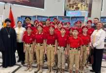 Иерей Николай Козак в качестве почетного гостя посетил торжественную церемонию посвящения школьников в юнармейцы