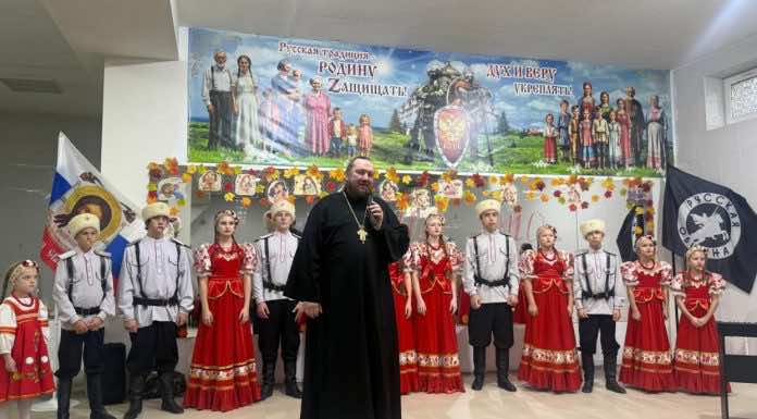 В Горячем Ключе благочинный посетил праздник, посвященный Дню матери