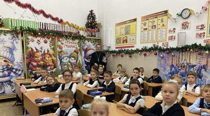 Протоиерей Андрей Драган рассказал юным казачатам о Библии