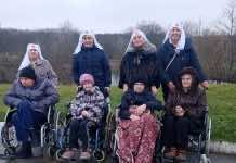 Сестры милосердия Троицкого храма посетили дом-интернат в ст. Черноморской