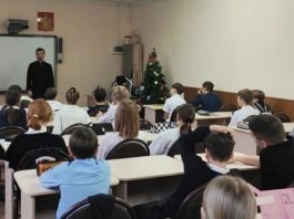 Диакон Илия Мигалко провел урок для учеников школы № 1 Горячего Ключа