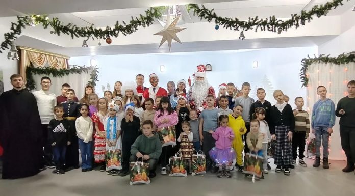 В Троицком храме состоялся новогодний утренник для детей участников СВО