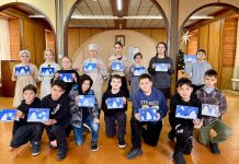 Воспитанники воскресной школы храма Вознесения Господня станицы Пластуновской подготовили письма на фронт