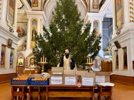 Иерей Павел Максимец освятил гуманитарную помощь для военнослужащих