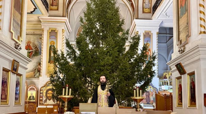 Иерей Павел Максимец освятил гуманитарную помощь для военнослужащих