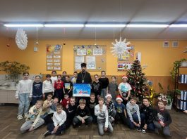 Иерей Владимир Силичев рассказал ученикам школы № 100 о празднике Рождества Христова