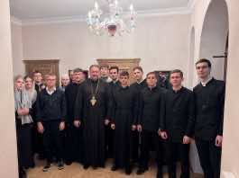 Студенты Екатеринодарской духовной семинарии посетили молодежную общину Свято-Сергиевского храма