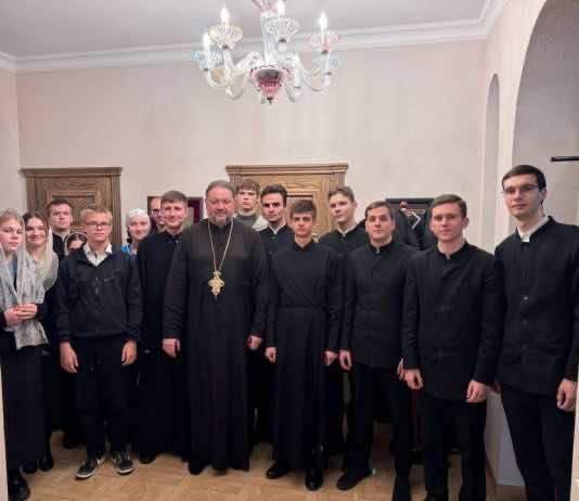 Студенты Екатеринодарской духовной семинарии посетили молодежную общину Свято-Сергиевского храма