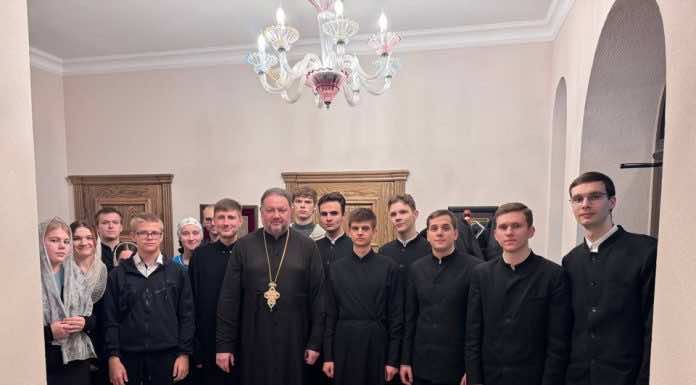 Студенты Екатеринодарской духовной семинарии посетили молодежную общину Свято-Сергиевского храма