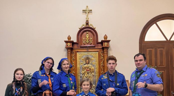 В Свято-Троицкий собор города Краснодара прибыл Вифлеемский огонь