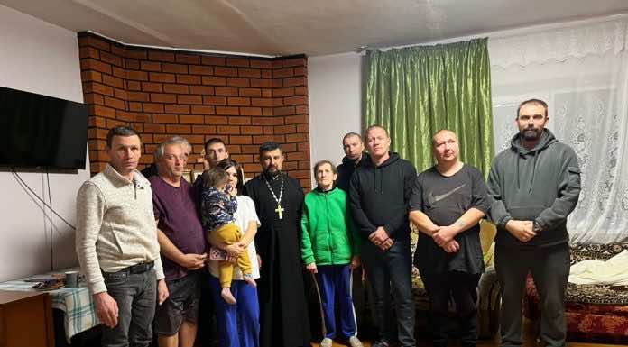 Иерей Андрей Овчинкин посетил центр помощи людям, попавшим в трудную жизненную ситуацию