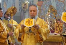 Митрополит Екатеринодарский и Кубанский Василий совершил Божественную литургию в Андреевском храме города Краснодара