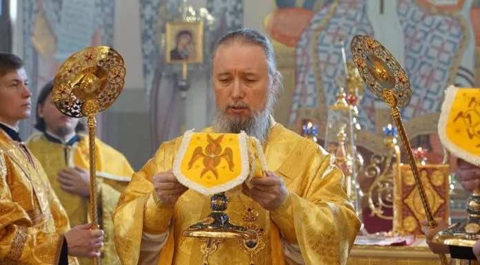 Митрополит Екатеринодарский и Кубанский Василий совершил Божественную литургию в Андреевском храме города Краснодара