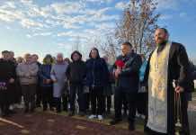 В станице Васюринской состоялась традиционная церемония возложения цветов к Звезде Героев