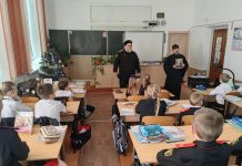 Протоиерей Александр Воронин встретился с учениками казачьего класса