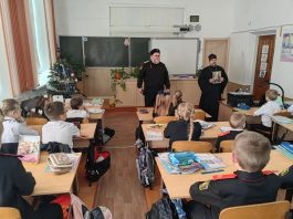 Протоиерей Александр Воронин встретился с учениками казачьего класса