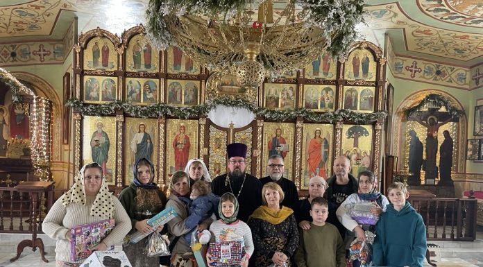В храме Святой Троицы станицы Динской завершилась рождественская акция «Ёлочка желаний»