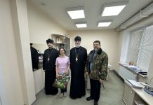 Духовенство Свято-Пантелеимоновского храма в дни святок посетило врачей краевой больницы