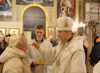 В канун Крещенского Сочельника митрополит Василий совершил Всенощное бдение в Свято-Вознесенском храме