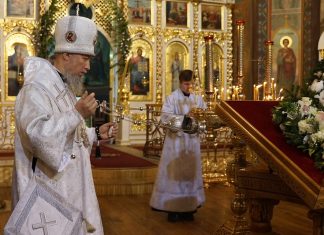 В праздник Крещения Господня митрополит Василий совершил Божественную литургию в Свято-Троицком соборе Краснодара