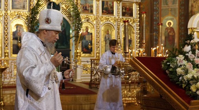 В праздник Крещения Господня митрополит Василий совершил Божественную литургию в Свято-Троицком соборе Краснодара