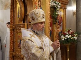 Митрополит Василий совершил чин великого освящения и Божественную литургию в Свято-Пантелеимоновского храме