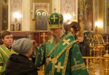 В праздник преподобного Серафима Саровского митрополит Василий совершил Всенощное бдение